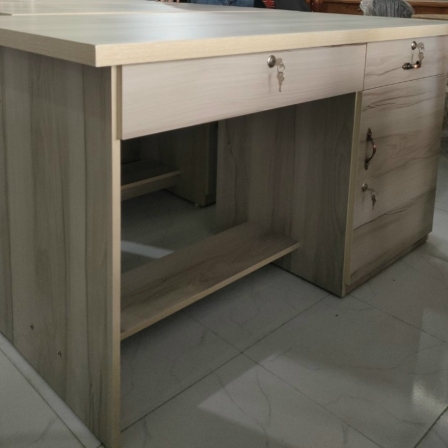 Bàn văn phòng gỗ 4